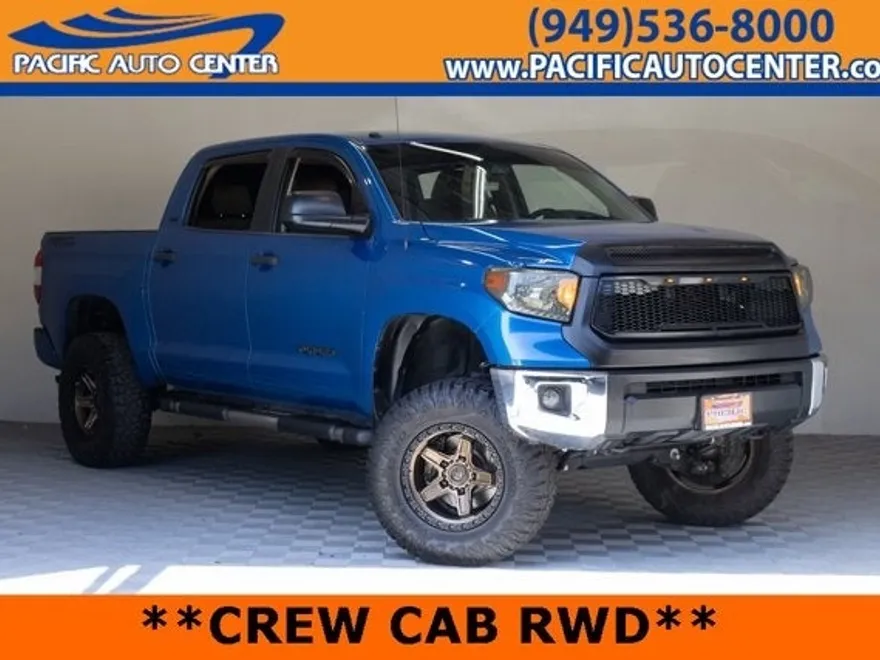 2017 Toyota Tundra SR5 photo 1