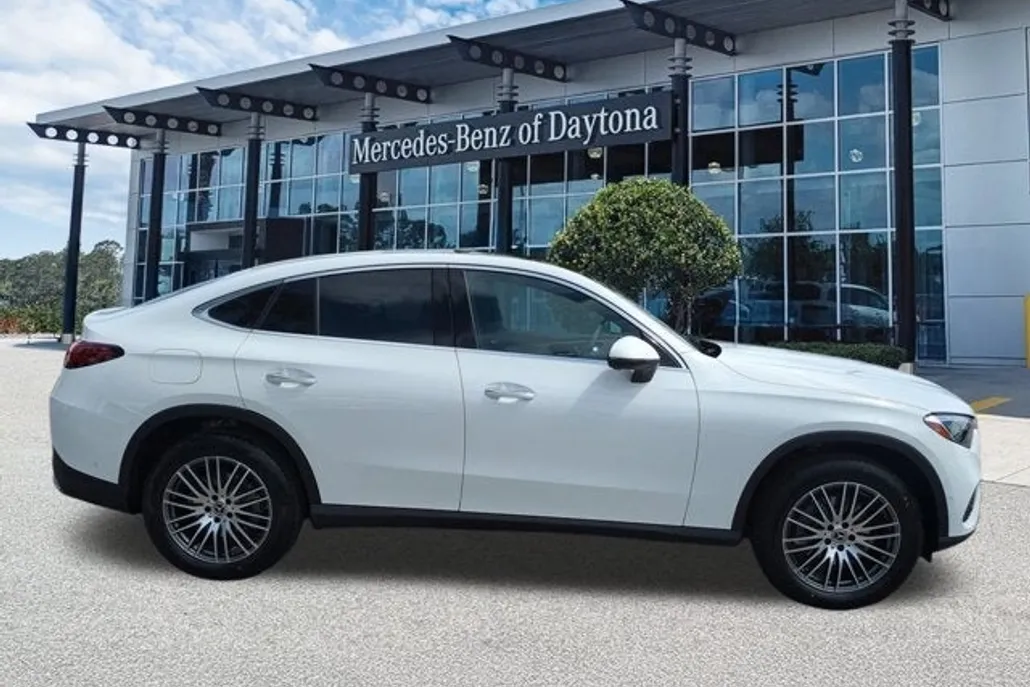 2026 Mercedes Benz GLC 300 4MATIC photo 1