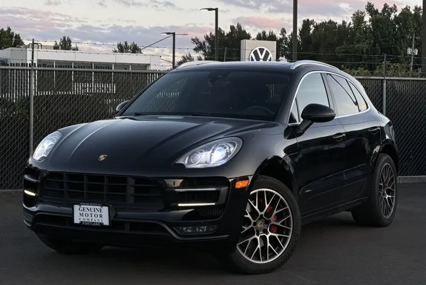 2015 Porsche Macan Turbo photo 1