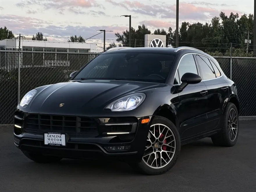 2015 Porsche Macan Turbo photo 1