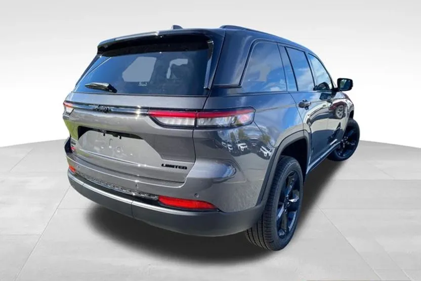 2025 Jeep Grand Cherokee Limited photo 1