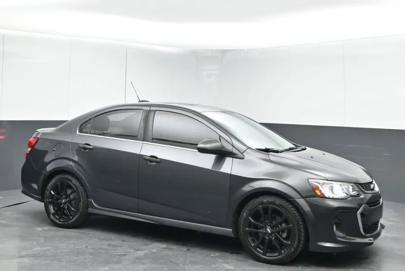 2017 Chevrolet Sonic Premier photo 1