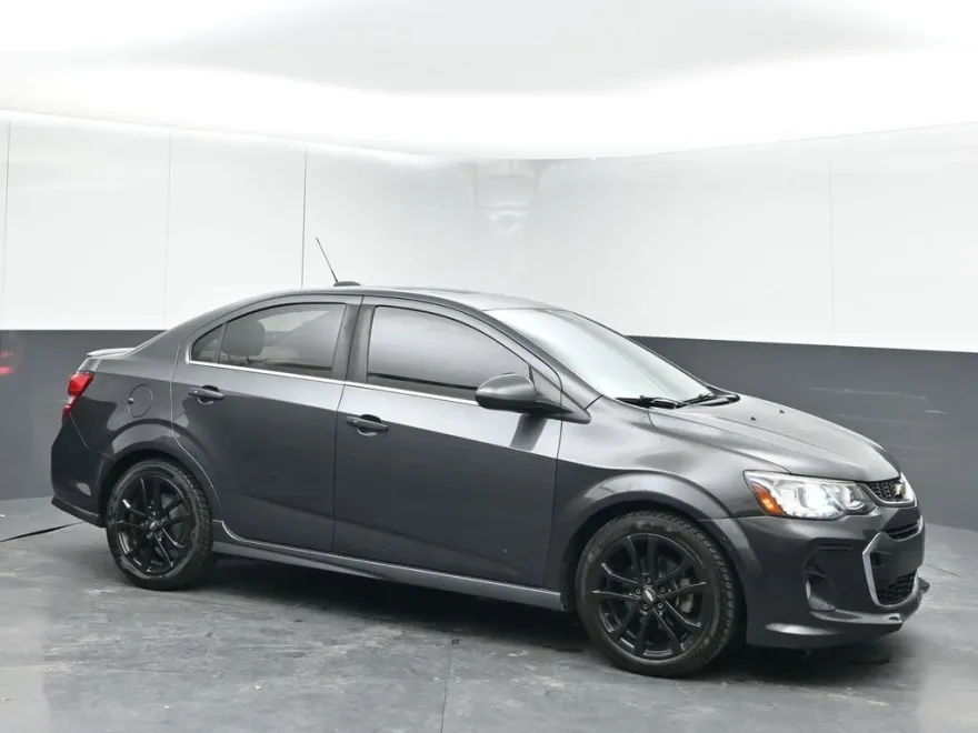 2017 Chevrolet Sonic Premier photo 1