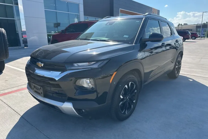 2023 Chevrolet Trailblazer LT photo 1