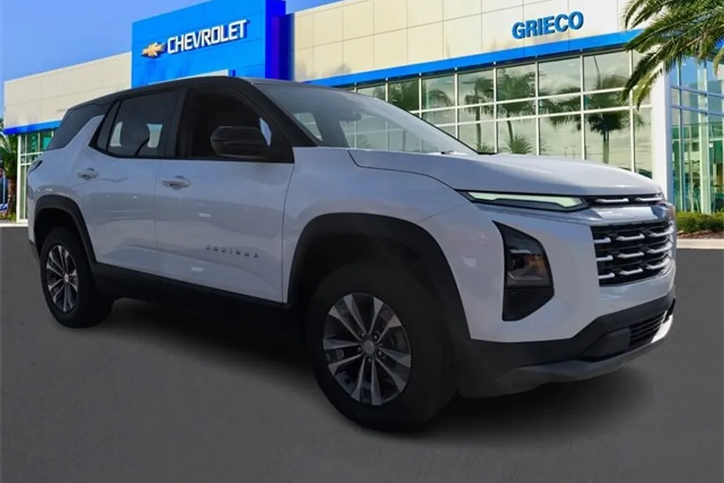 2026 Chevrolet Equinox LT photo 1