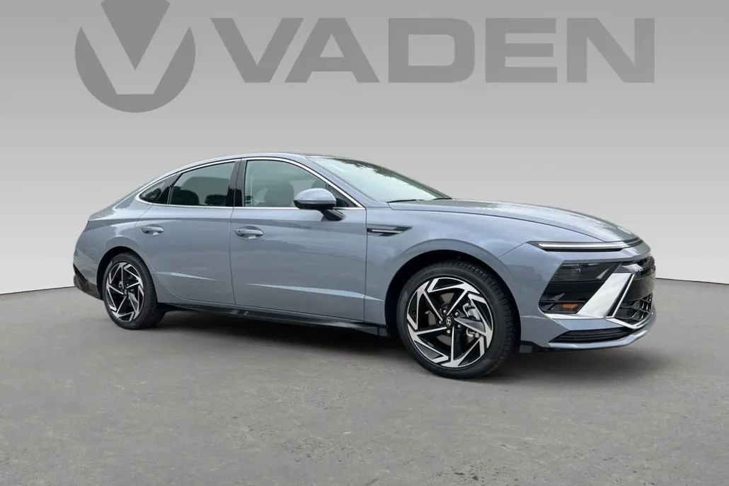 2026 Hyundai Sonata SEL Sport photo 1