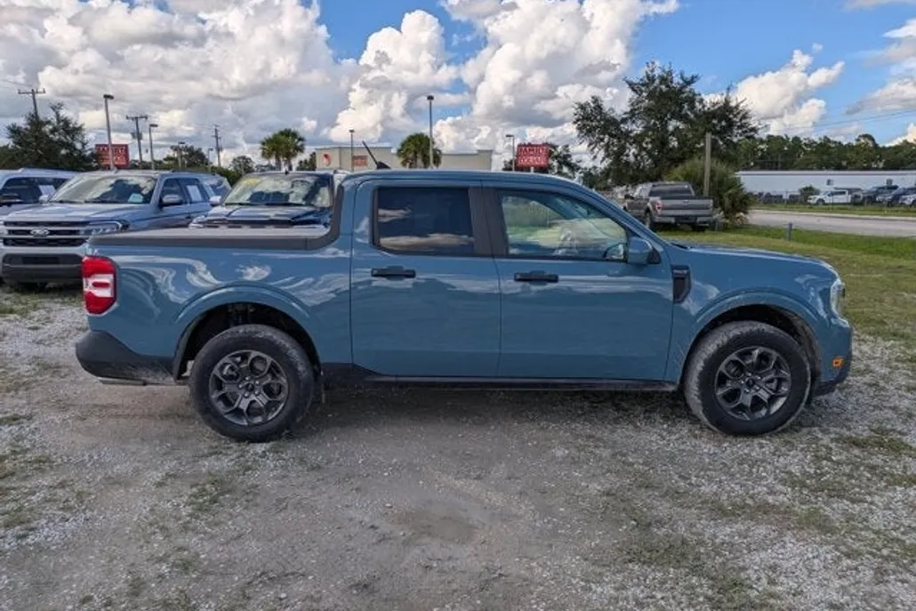 2022 Ford Maverick XLT photo 1