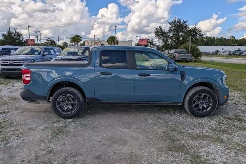 2022 Ford Maverick XLT photo 1