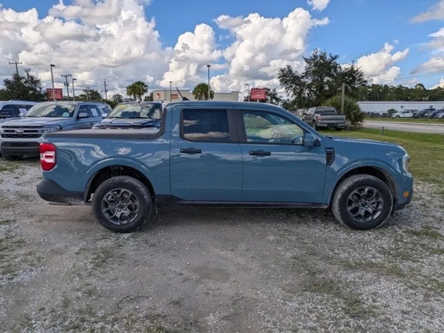 2022 Ford Maverick XLT photo 1
