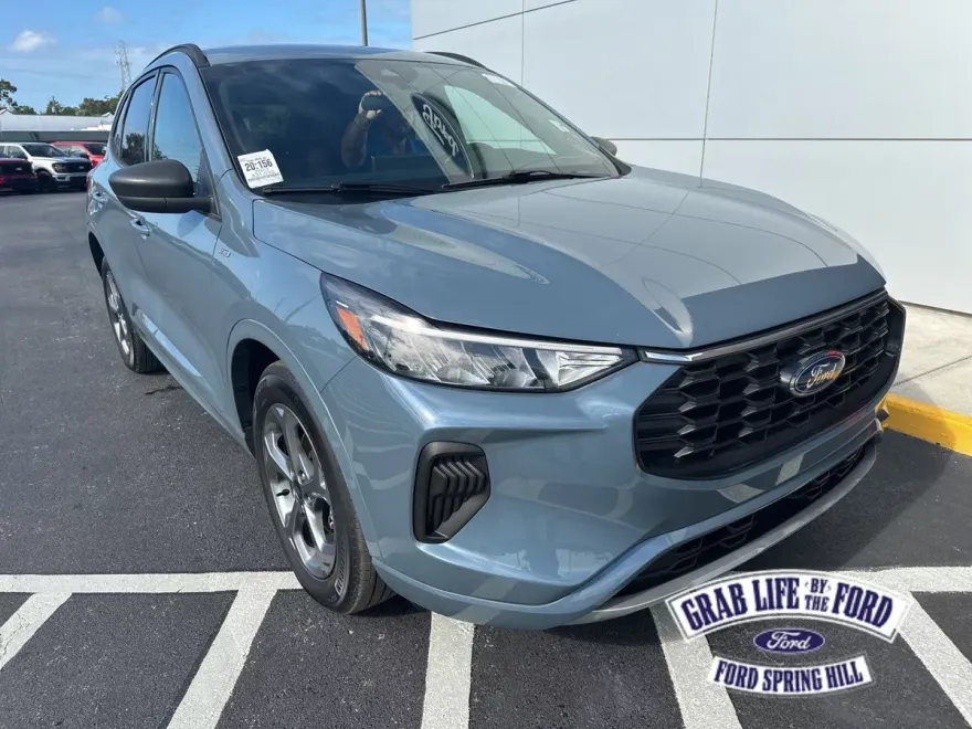 2023 Ford Escape ST-Line photo 1