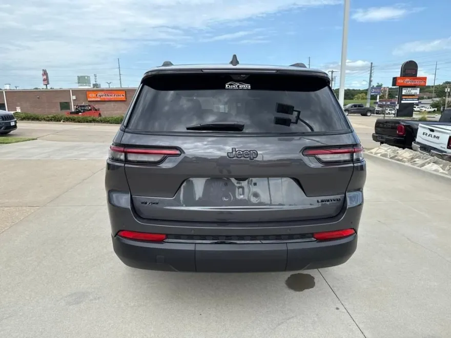 2025 Jeep Grand Cherokee Limited photo 1