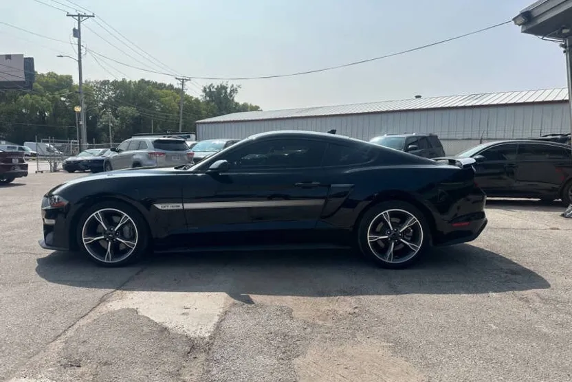 2021 Ford Mustang GT Premium photo 1