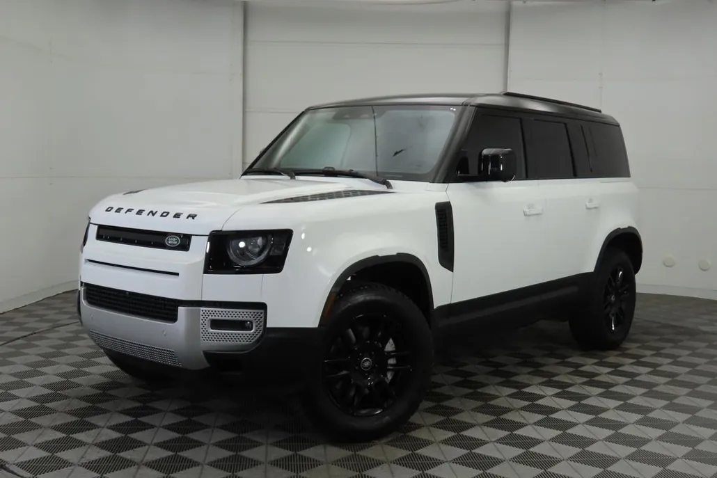 2025 Land Rover Defender 110 S photo 1