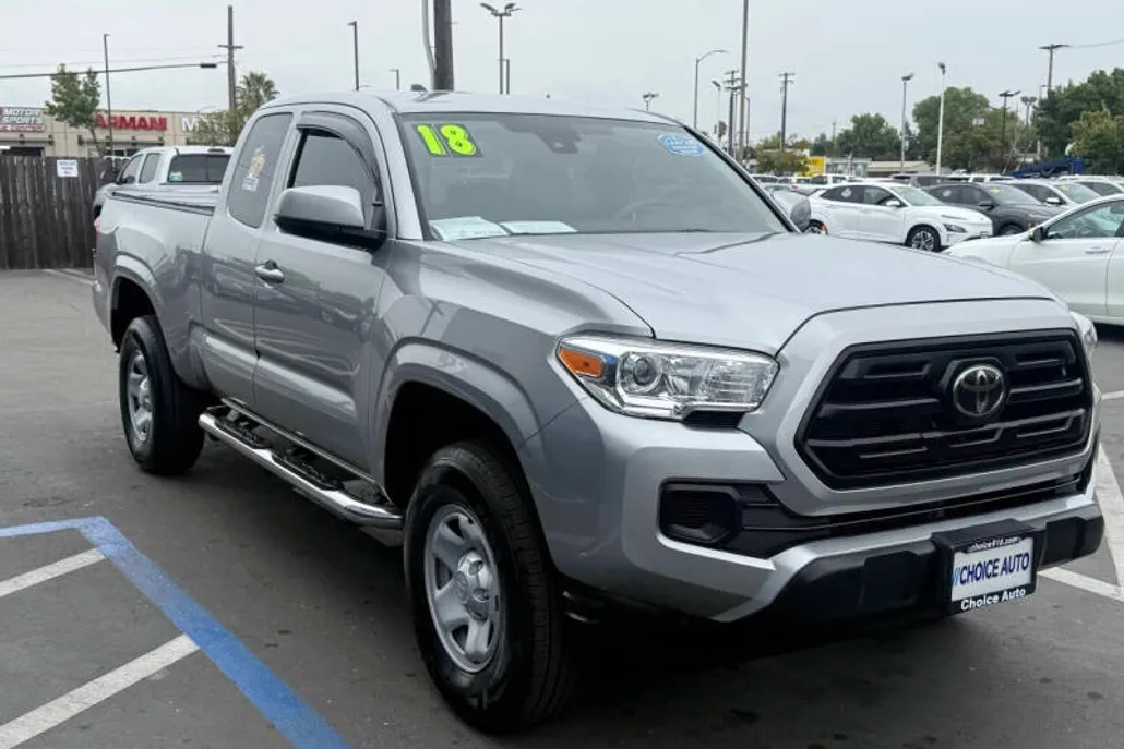 2018 Toyota Tacoma SR photo 1