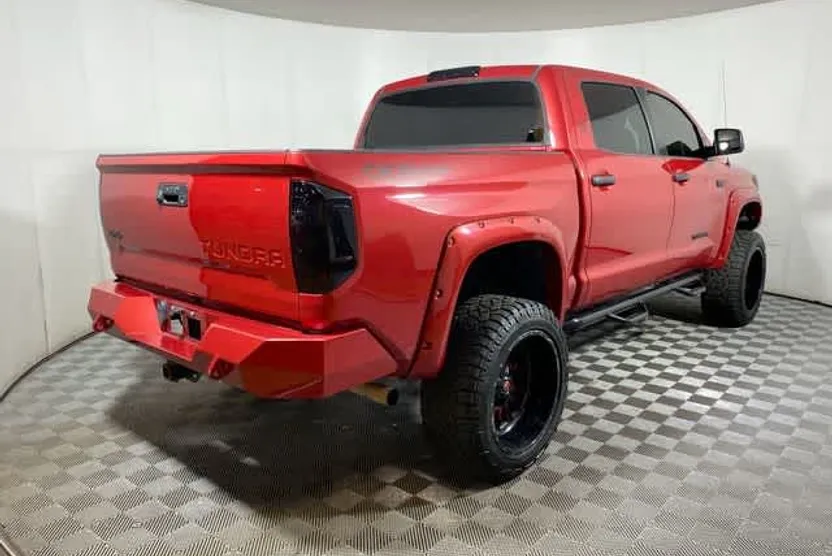 2018 Toyota Tundra SR5 CrewMax photo 1