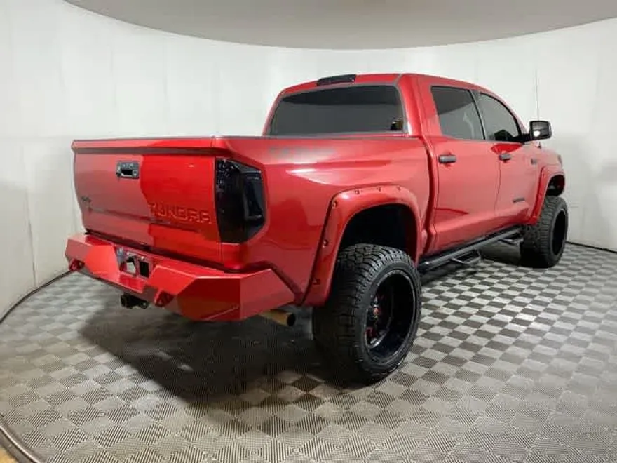 2018 Toyota Tundra SR5 CrewMax photo 1
