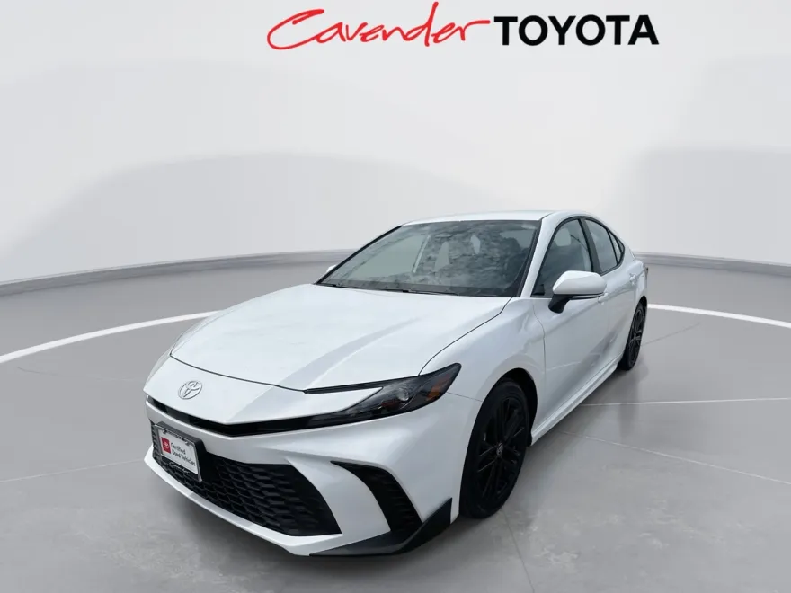 2025 Toyota Camry SE photo 1