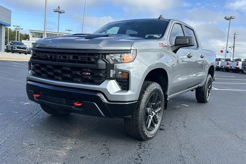 2026 Chevrolet Silverado 1500 Custom Trail Boss photo 1