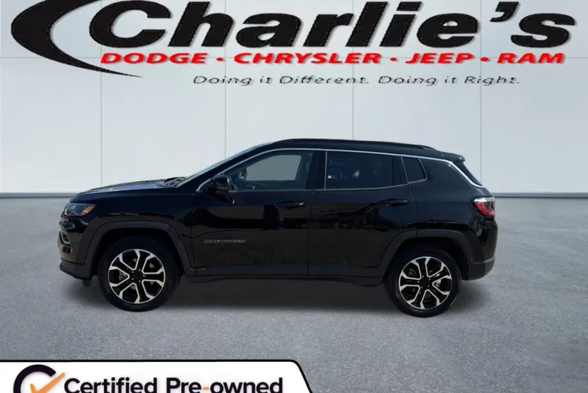 2022 Jeep Compass Limited photo 1