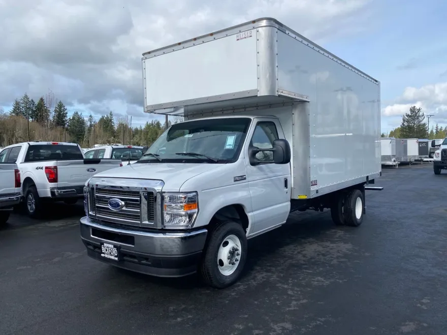 2025 Ford E-450 photo 1
