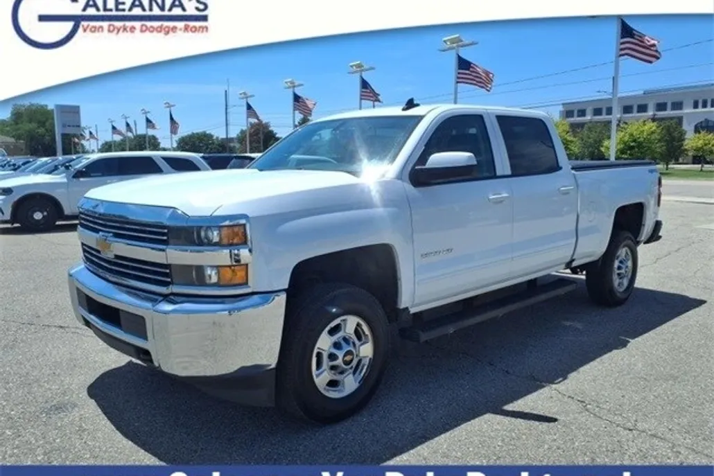 2017 Chevrolet Silverado 2500HD LT photo 1