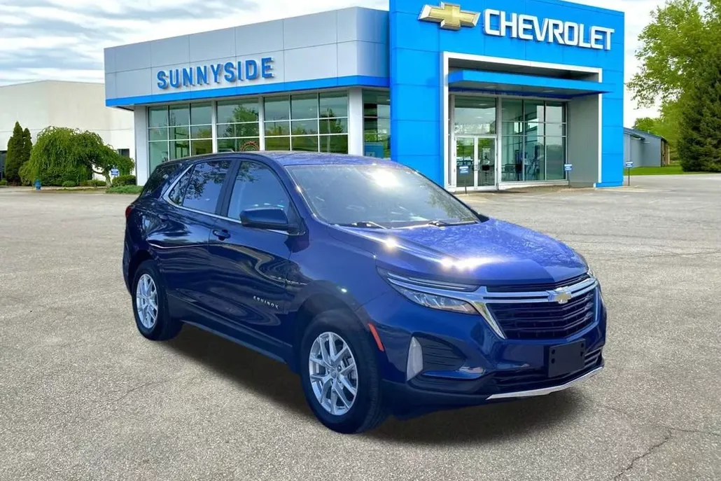 2023 Chevrolet Equinox LT photo 1