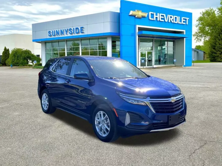 2023 Chevrolet Equinox LT photo 1