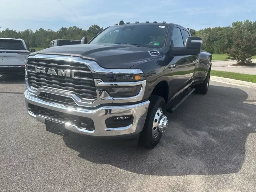 2025 Ram 3500 Tradesman photo 1