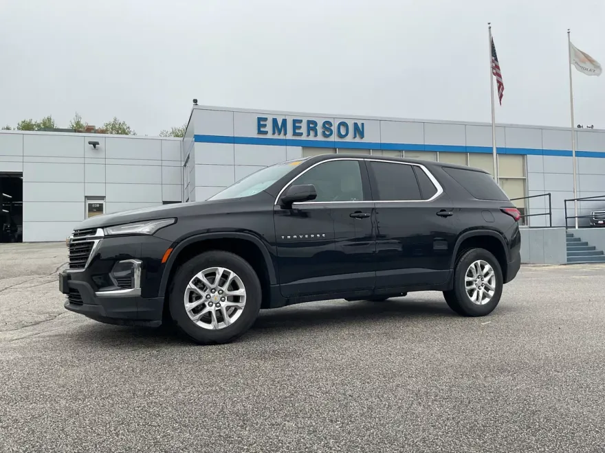 2022 Chevrolet Traverse LS photo 1
