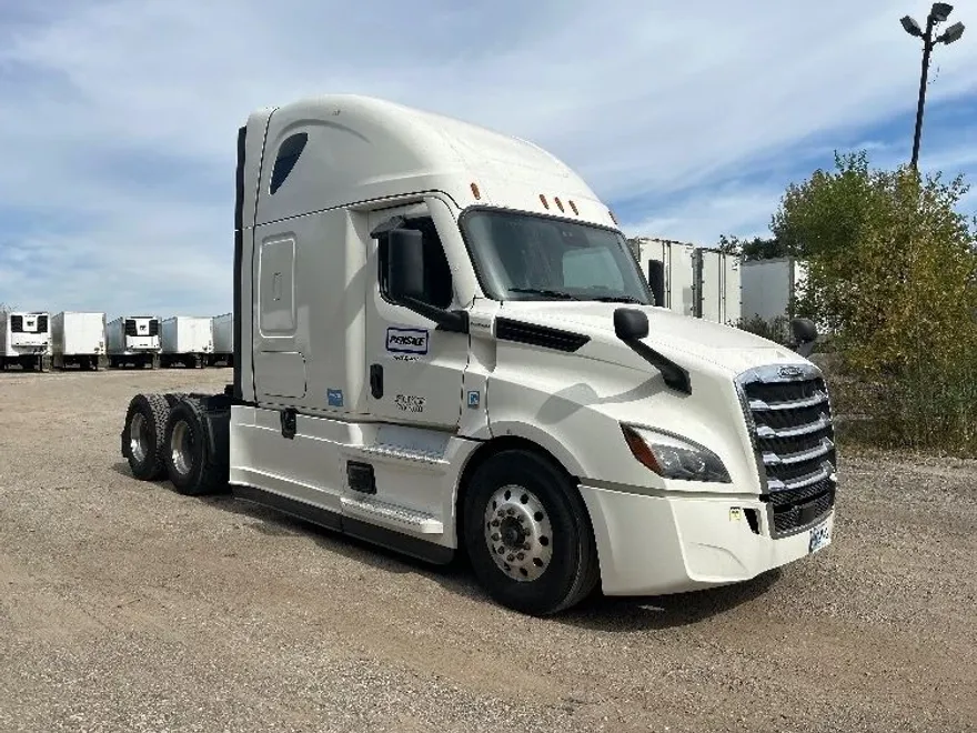 2022 Freightliner Cascadia 126" Sleeper Cab photo 1
