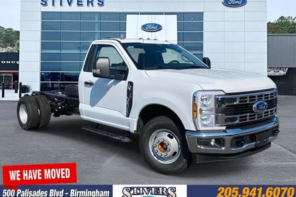 2025 Ford F-350 XL photo 1