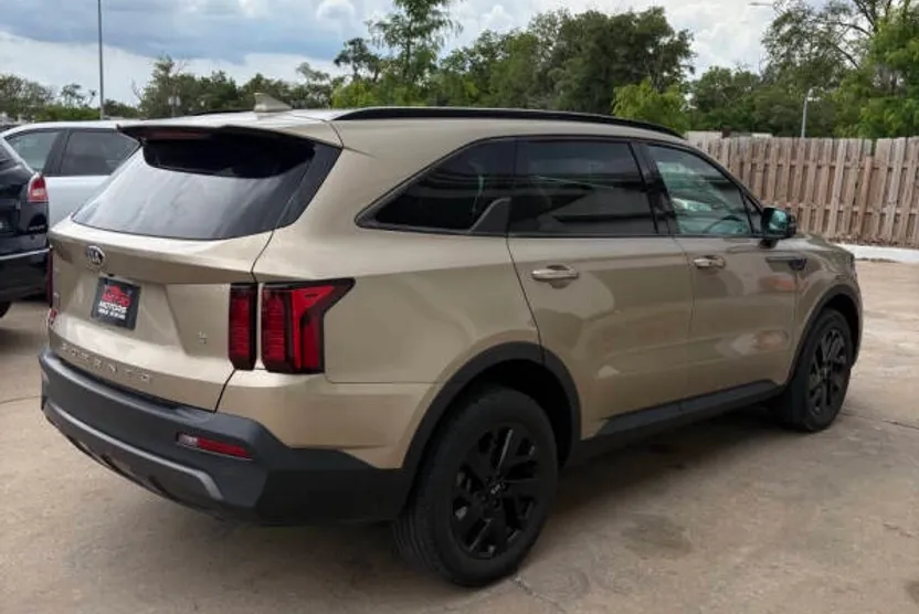 2021 Kia Sorento S photo 1