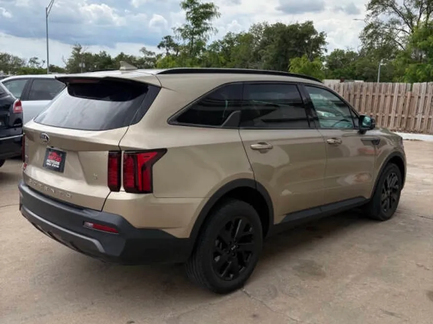 2021 Kia Sorento S photo 1