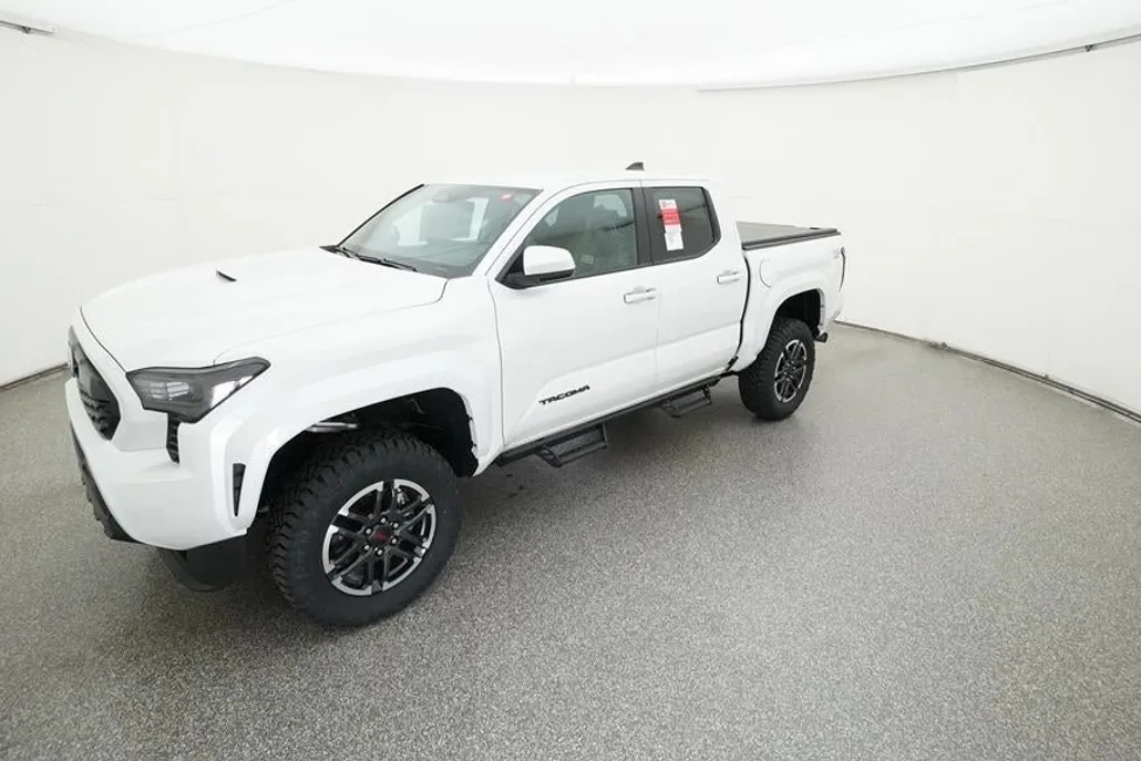 2025 Toyota Tacoma 4x4 TRD Sport photo 1