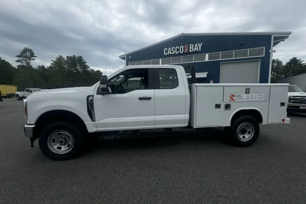 2025 Ford F-350 XL photo 1