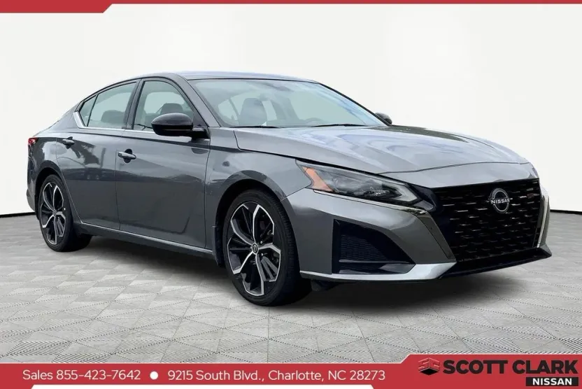 2024 Nissan Altima 2.5 SR photo 1