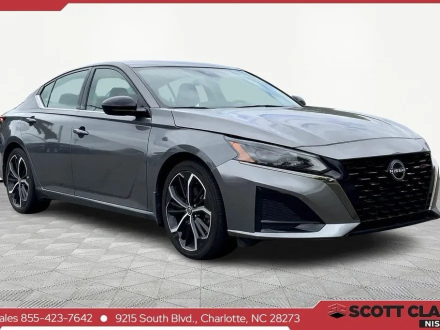 2024 Nissan Altima 2.5 SR photo 1