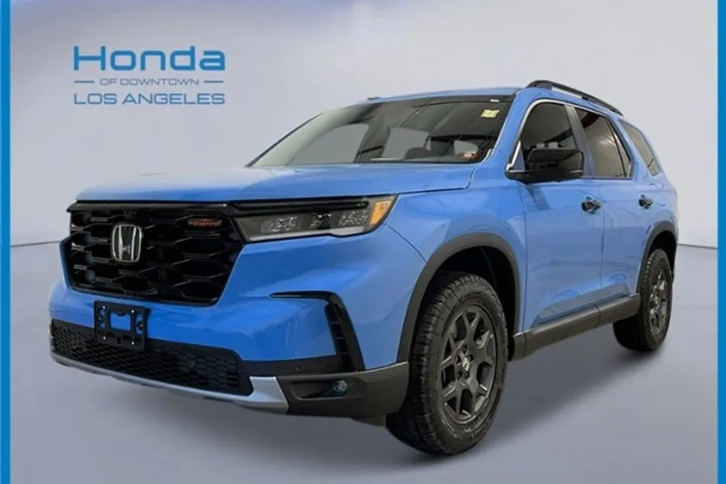 2025 Honda Pilot TrailSport photo 1
