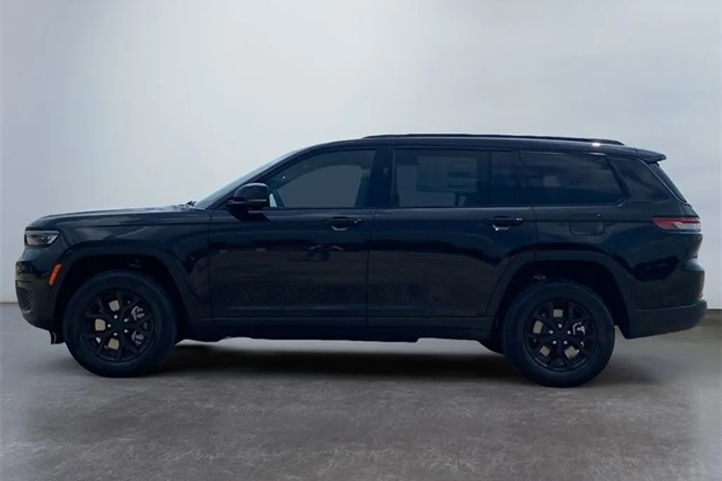 2025 Jeep Grand Cherokee Altitude photo 1
