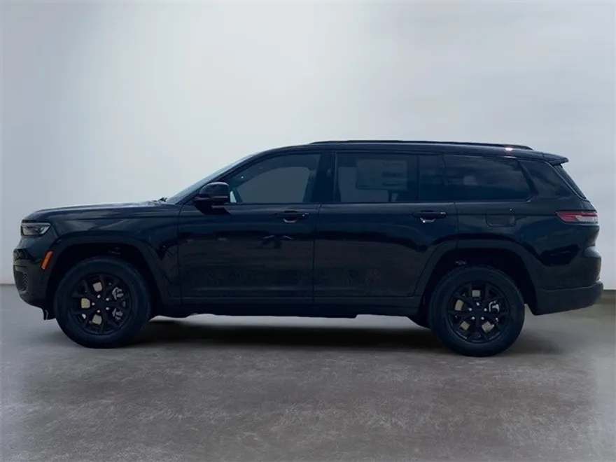 2025 Jeep Grand Cherokee Altitude photo 1