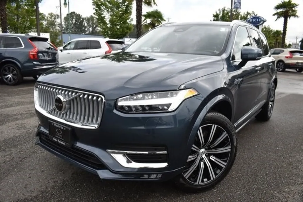 2025 Volvo XC90 B5 Core photo 1