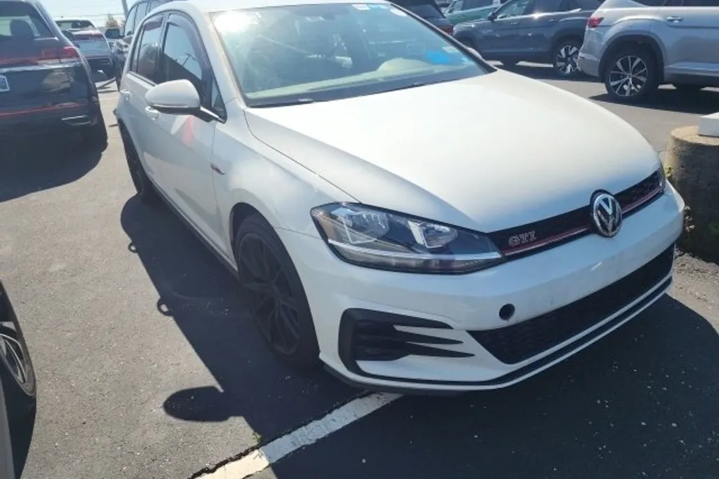 2020 Volkswagen Golf GTI S photo 1