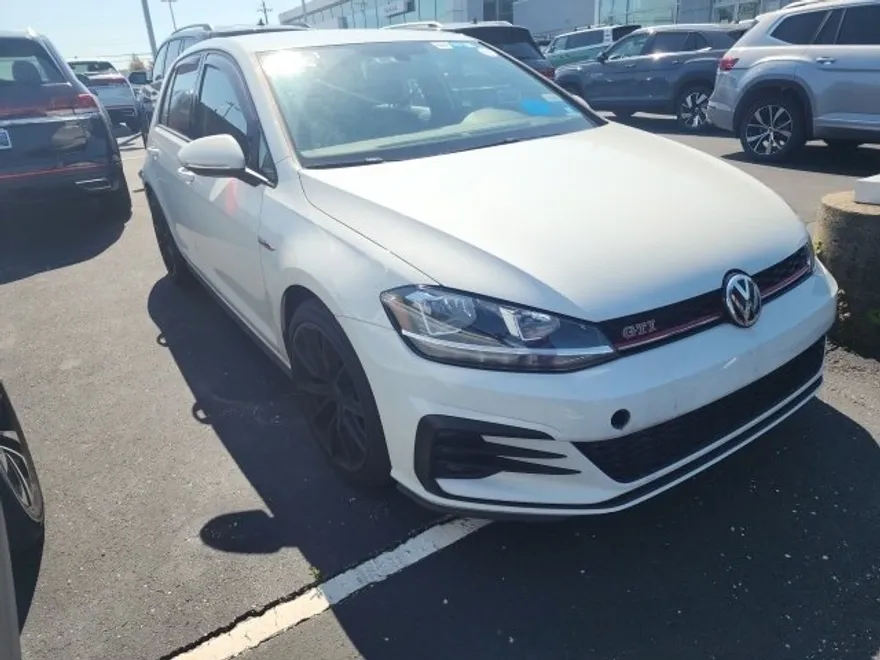 2020 Volkswagen Golf GTI S photo 1
