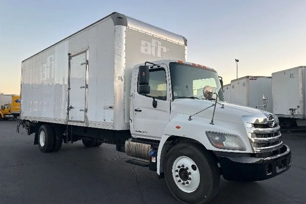 2019 Hino Conventional Type Truck photo 1