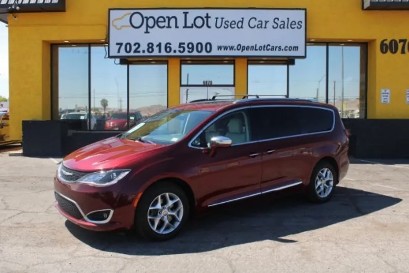 2020 Chrysler Pacifica Limited photo 1