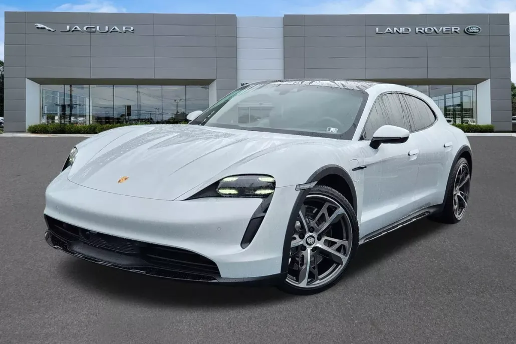 2023 Porsche Taycan Cross Turismo 4S photo 1
