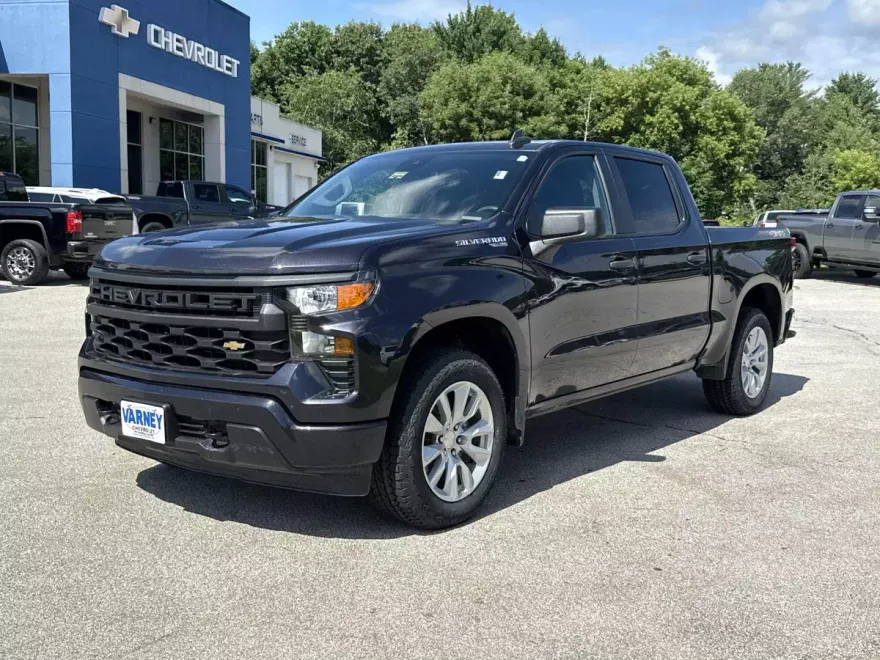 2023 Chevrolet Silverado 1500 Custom photo 1