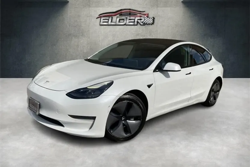 2021 Tesla Model 3 Standard Range Plus photo 1