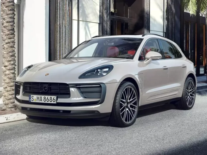 2025 Porsche Macan T photo 1