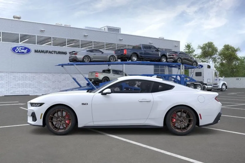 2025 Ford Mustang GT photo 1